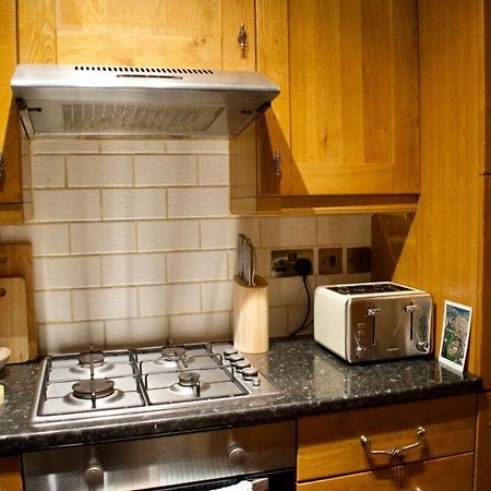 Newly Refurbed Home With Free Parking EDI Kültér fotó