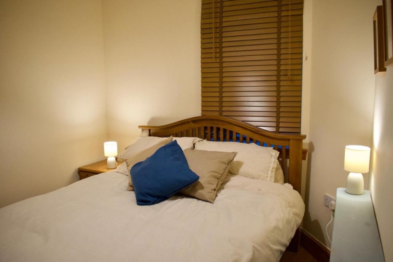 Newly Refurbed Home With Free Parking EDI Kültér fotó