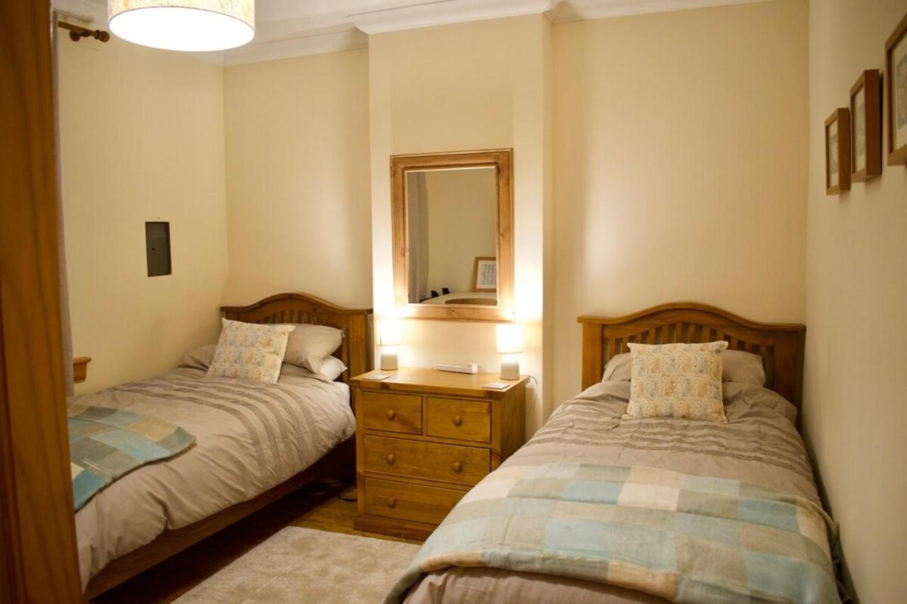 Newly Refurbed Home With Free Parking EDI Kültér fotó
