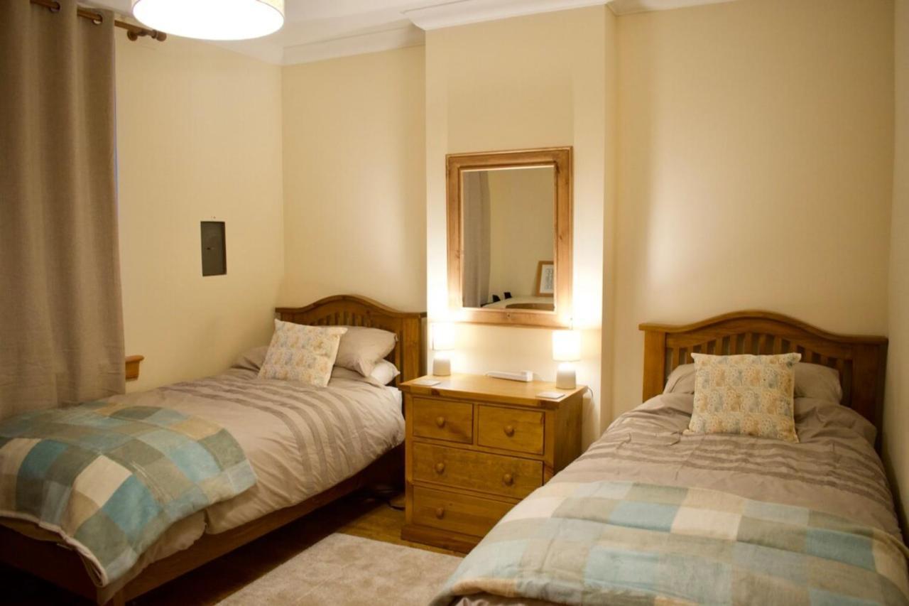 Newly Refurbed Home With Free Parking EDI Kültér fotó