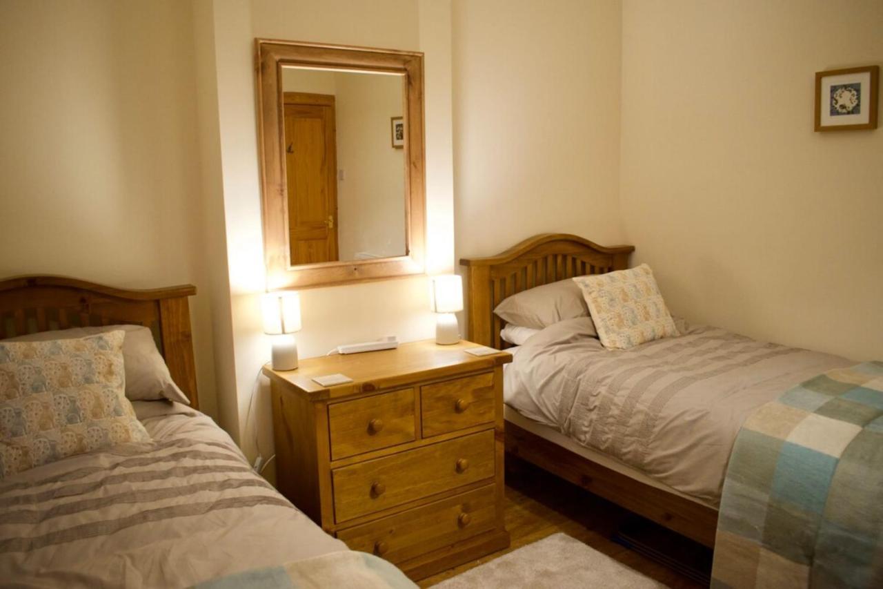 Newly Refurbed Home With Free Parking EDI Kültér fotó