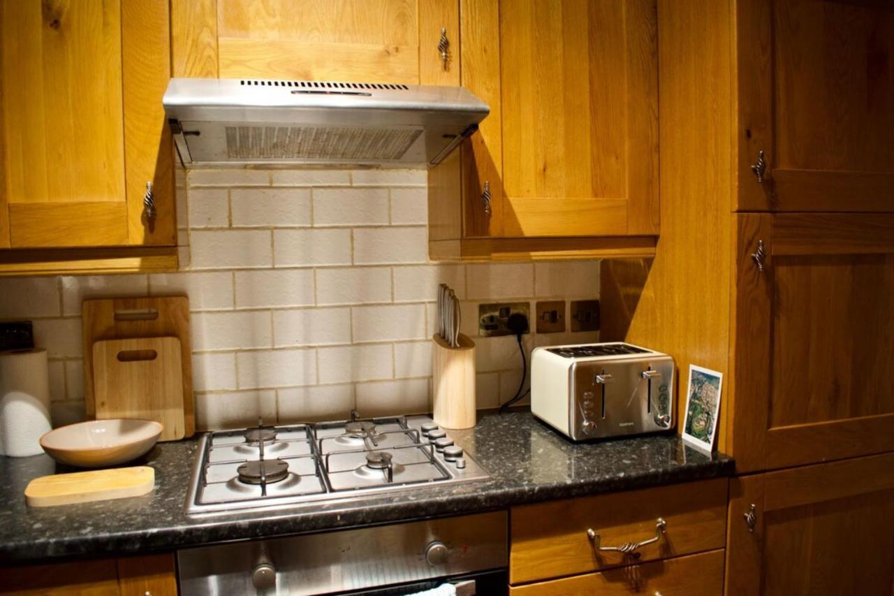 Newly Refurbed Home With Free Parking EDI Kültér fotó